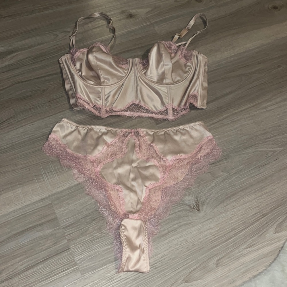 Absolutely beautiful Victoria secret set